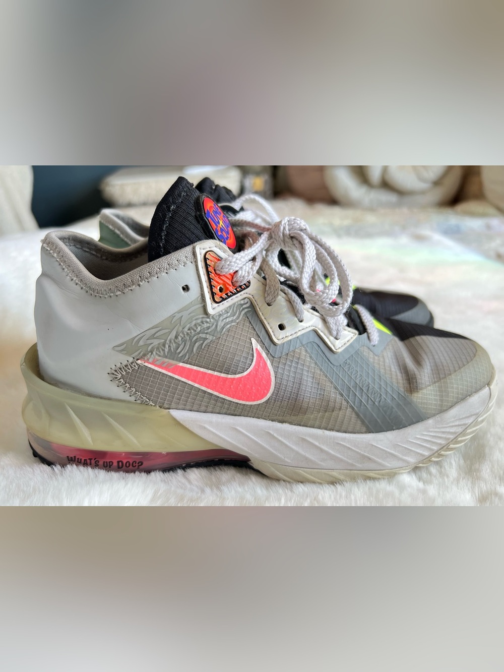 Nike LeBron 18 Low x Space Jam Tune Squad “Wile E. vs Roadrunner” Youth SZ 4Y